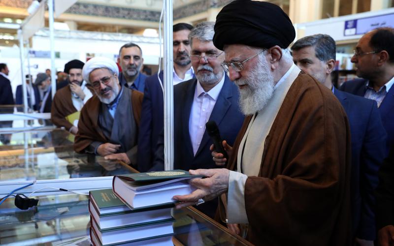 Аятолла Хаменеи рассказал о своей встрече с переводчиком романа «Семья Тибо»