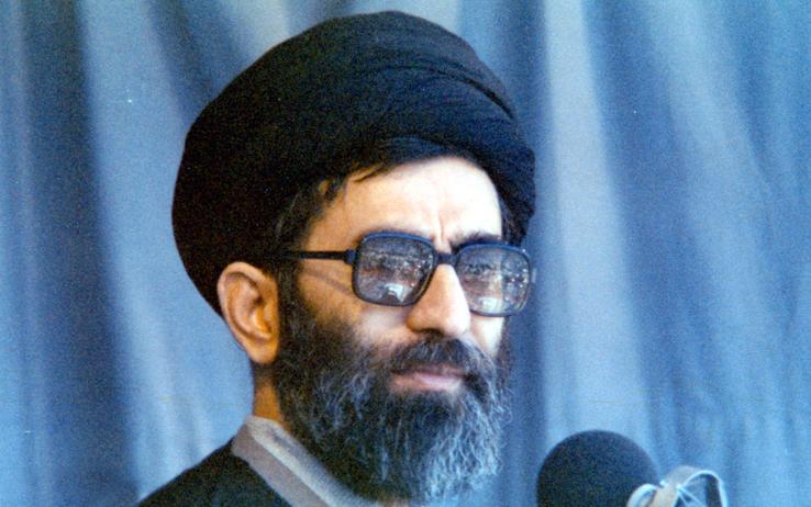 Аятолла Хаменеи: марксисты отвечали на вопросы пулями!