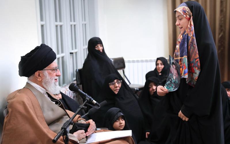 Встреча семей мучеников силовых структур с лидером Исламской революции