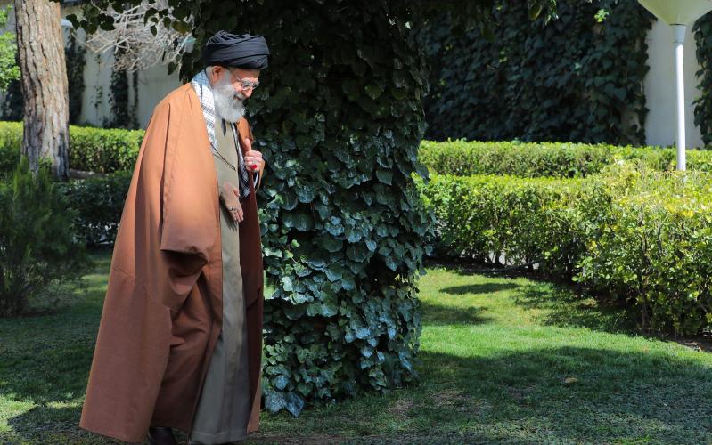 Лидер Исламской революции посадил саженец в День посадки деревьев