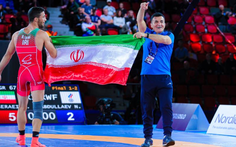 Лидера Исламской революции поблагодарил в связи с победами иранских борцов греко-римского стиля на Чемпионат мира