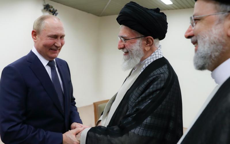 Президент России встретился с лидером Исламской революции