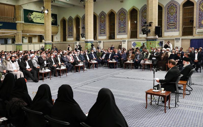 Встреча поэтов и преподавателей персидской языка и литературы с лидером Исламской революции