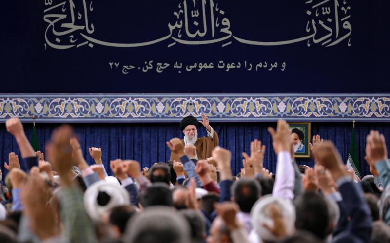 Организаторы хаджа встретились с лидером Исламской революции